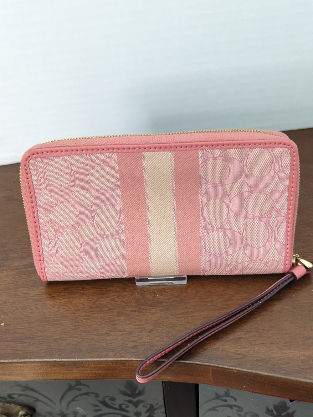 Coach Dempsey Large Phone Zip-Around Wallet . - Picture 3 of 11